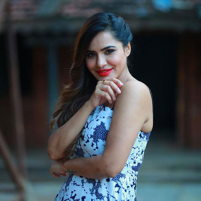 Ashu Reddy New Instagram Pics